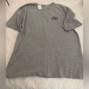 Caribbean Joe Tshirt Gray NWOT. Size XL